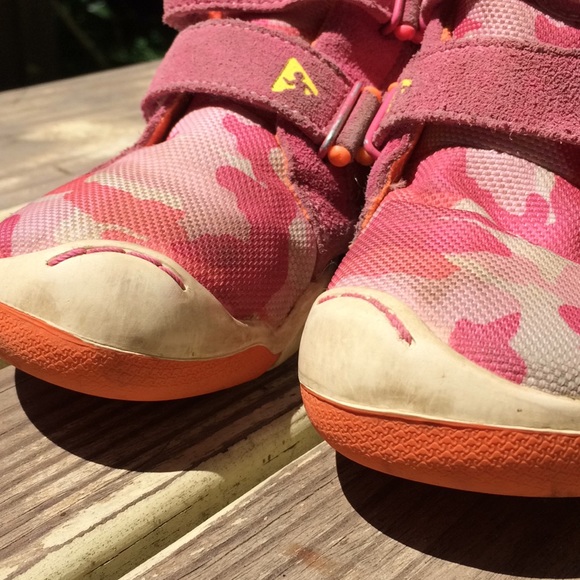 PLAE Pink Camouflage High Top Sneaker 11.5 - Picture 3 of 8